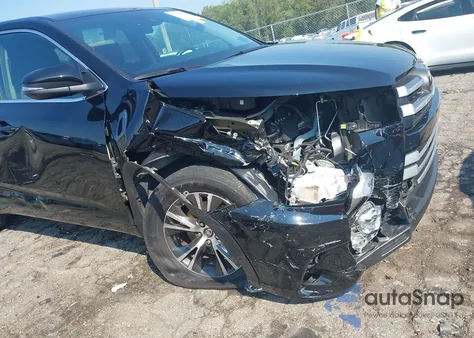 2018 Toyota Highlander Le z USA, uszkodzony, nr VIN 5TDZARFH3JS040688